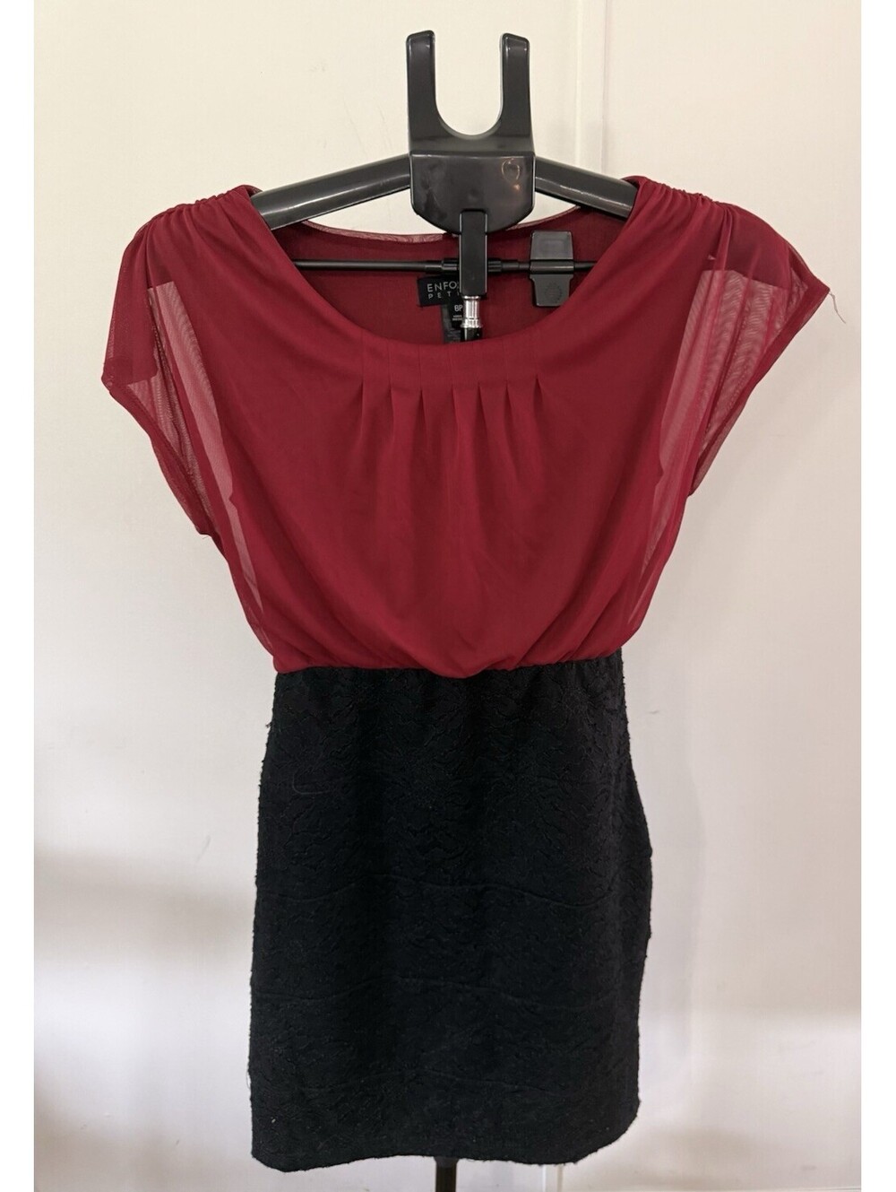 Enfocus  boutique Women Red & Black Women’s Body Contour Cocktail Dress Size 6P